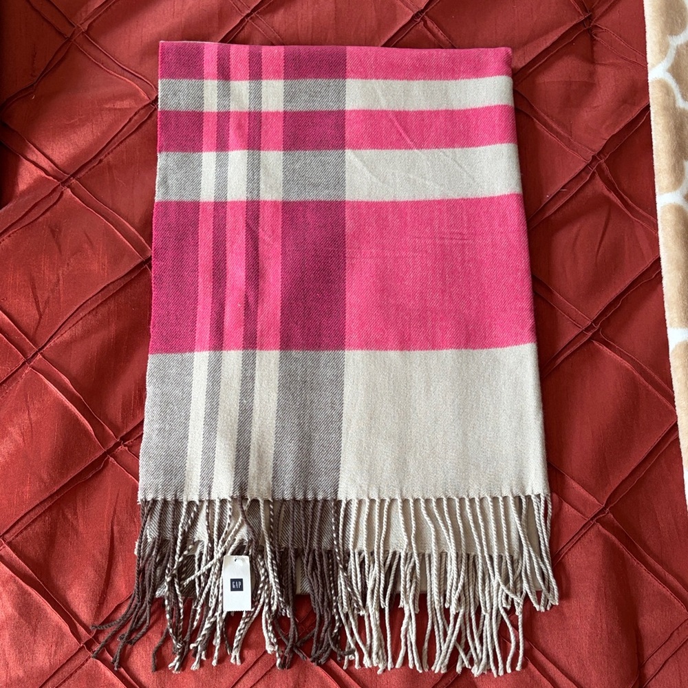 GAP Pink and Gray Plaid Scarf NWT